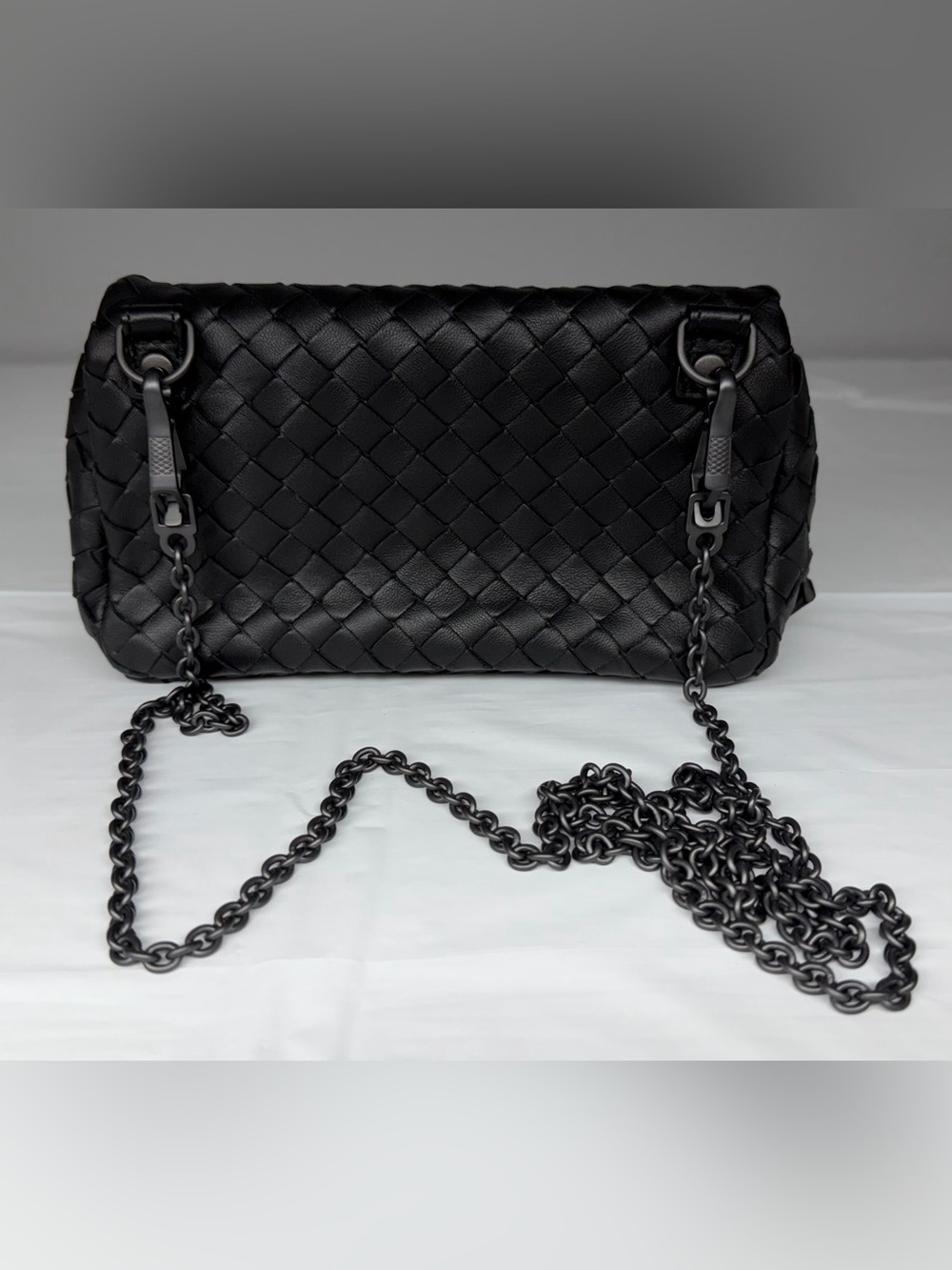 Bottega Veneta Intrecciato woven nappa leather mini messenger bag with COA - Picture 3 of 14